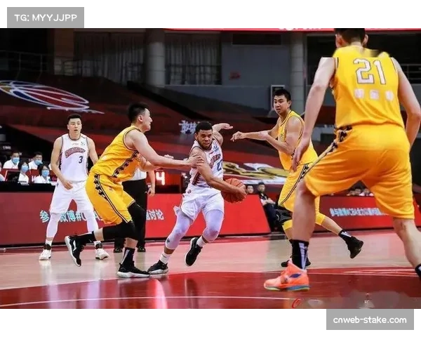 战术板:上海队全场紧逼战术,为何在对阵广厦时失效? 战术板:上海队全场紧逼战术,为何在对阵广厦时失效?